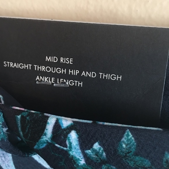 SOLD⭐️NWT banana republic Avery pants⭐️ - Picture 7 of 8